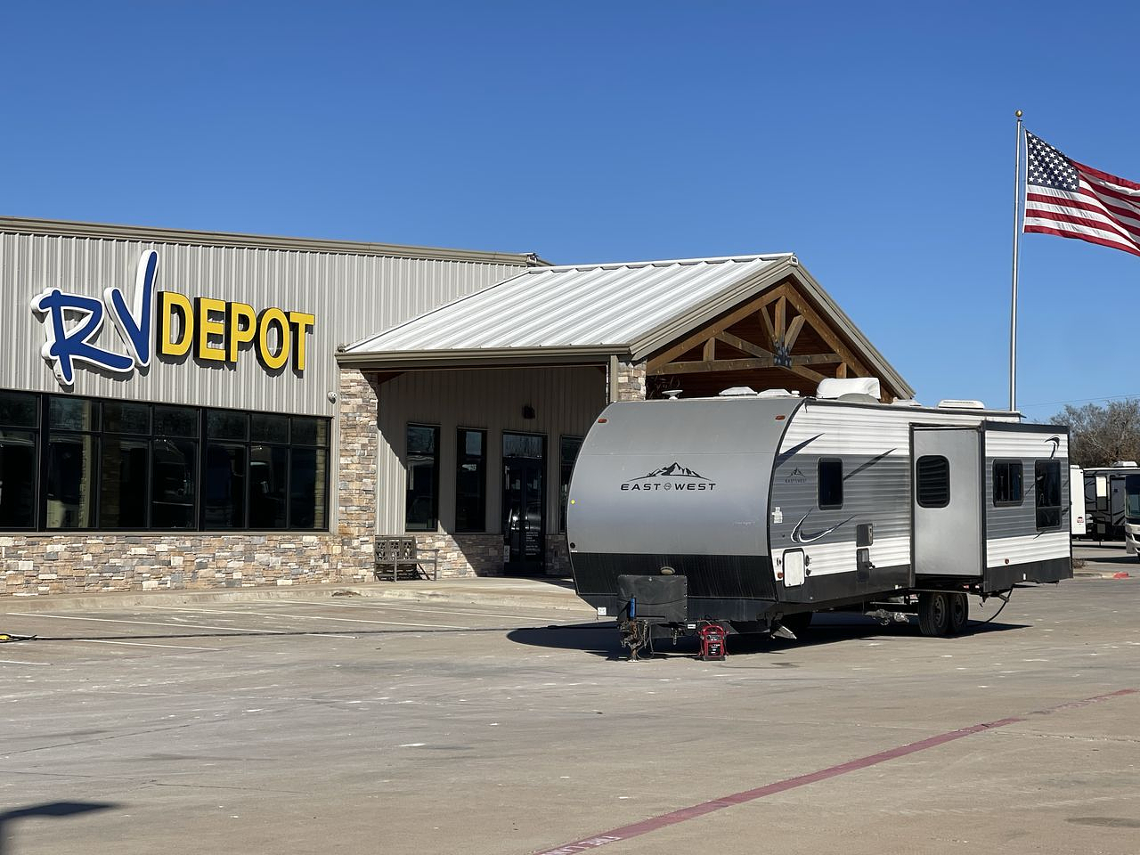 2020 FOREST RIVER EAST WEST 29KRK