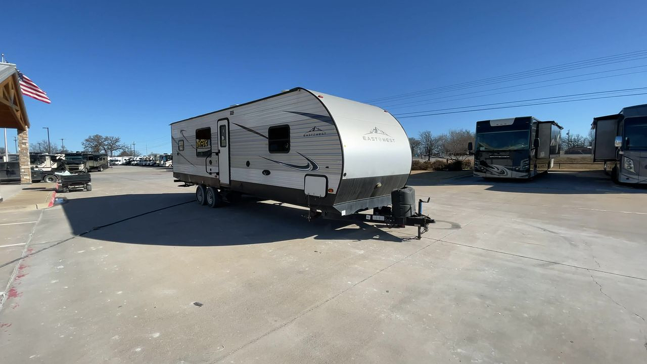 2020 FOREST RIVER EAST WEST 29KRK