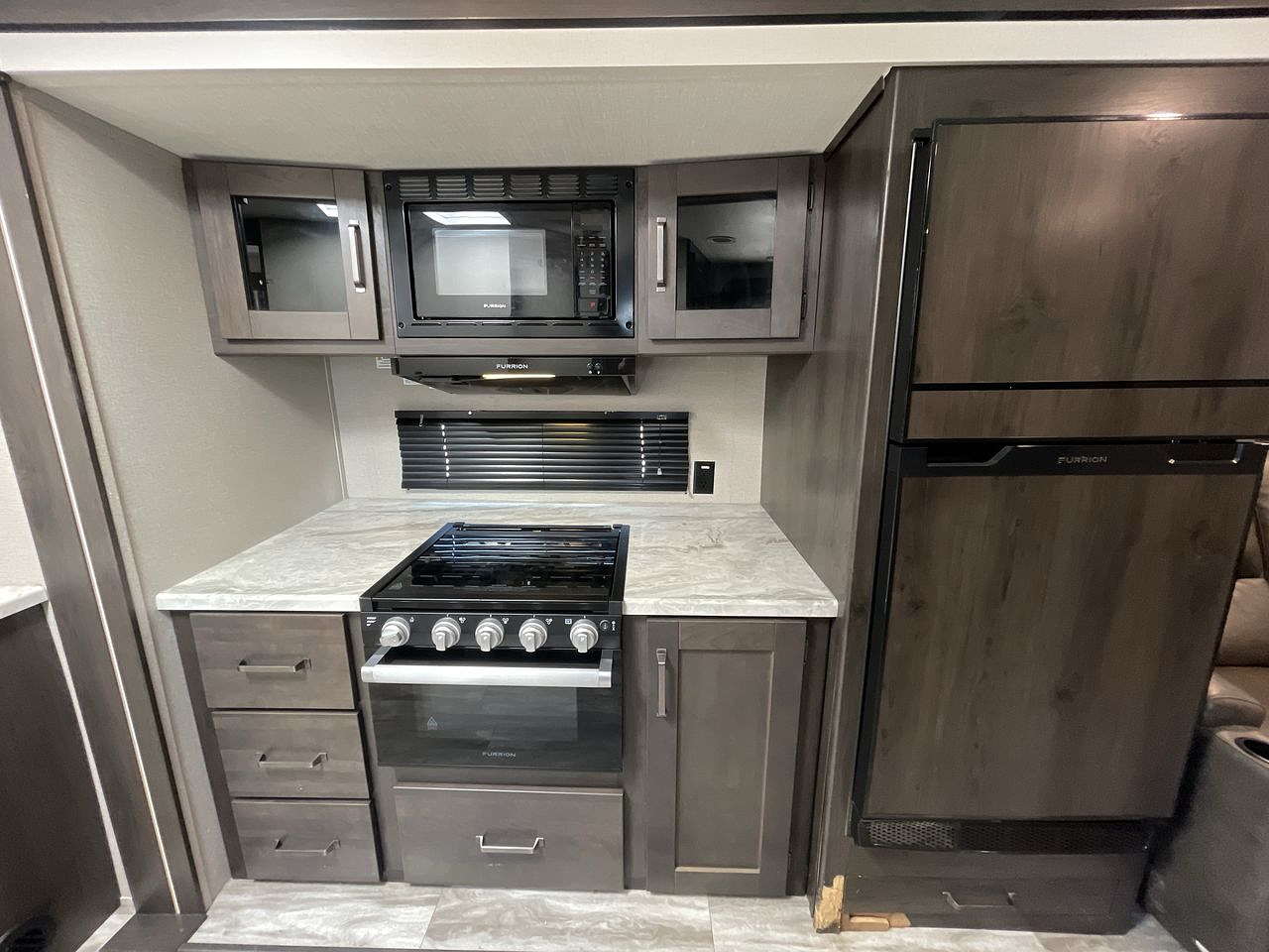 2022 GRAND DESIGN TRANSCEND 240ML