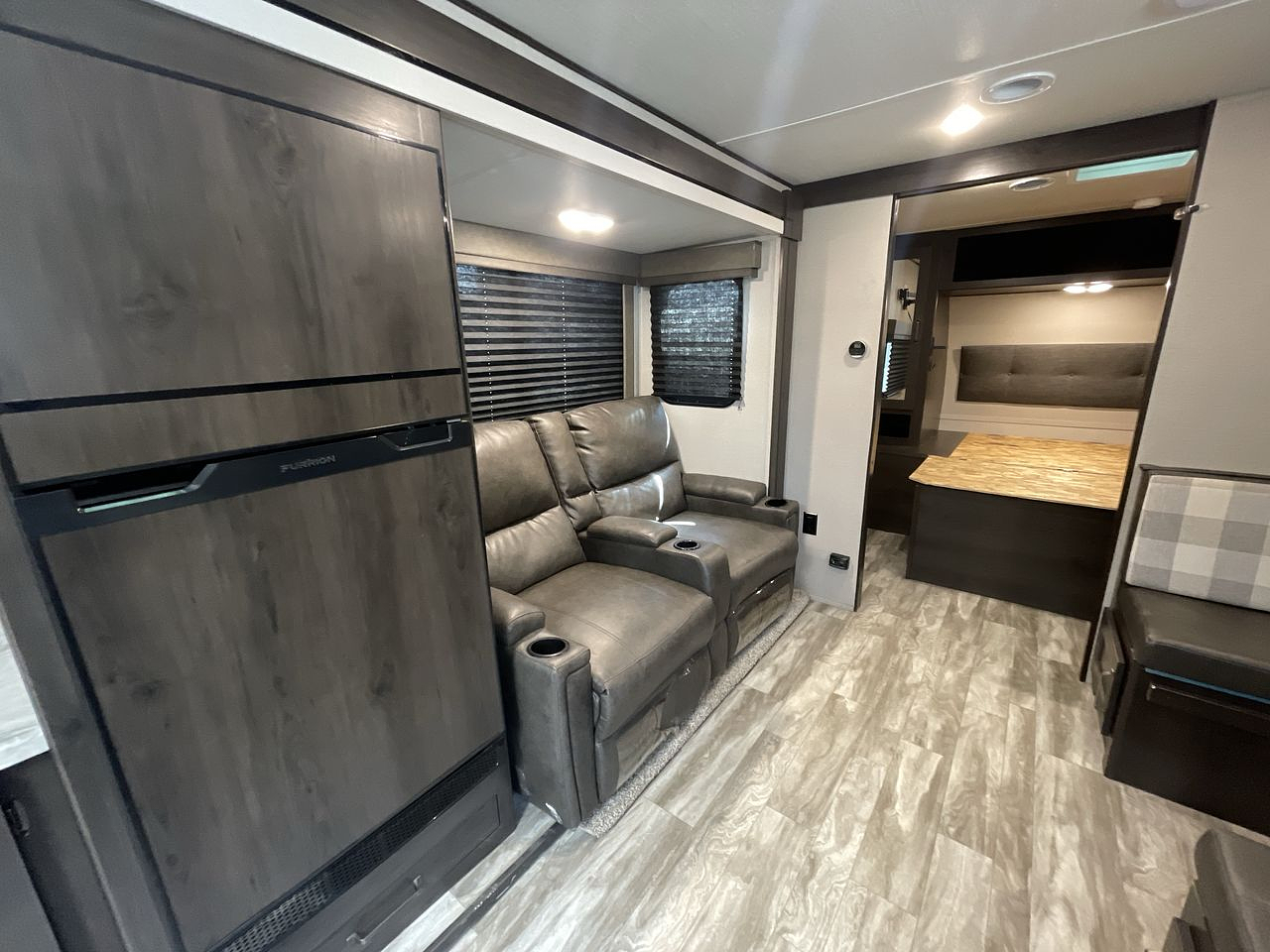 2022 GRAND DESIGN TRANSCEND 240ML