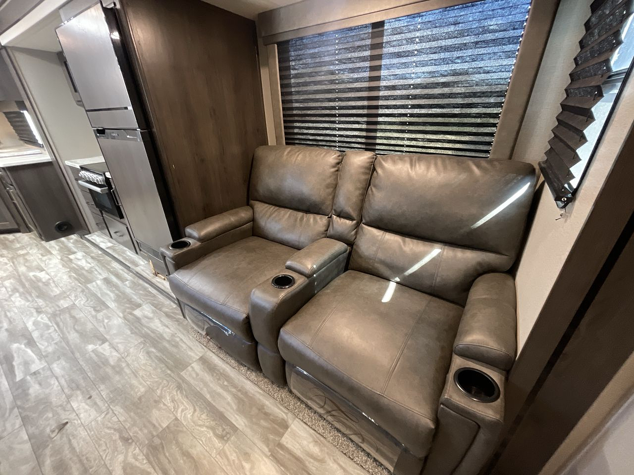 2022 GRAND DESIGN TRANSCEND 240ML