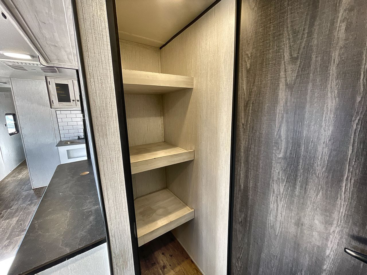 2023 HEARTLAND TRAIL RUNNER 31DB