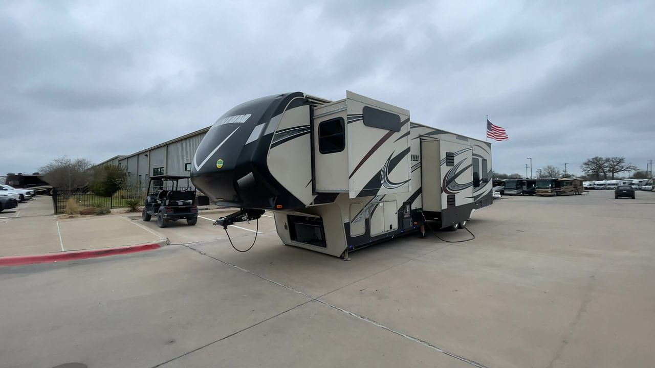 2014 GRAND DESIGN MOMENTUM 385TH