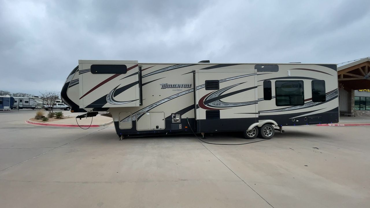 2014 GRAND DESIGN MOMENTUM 385TH