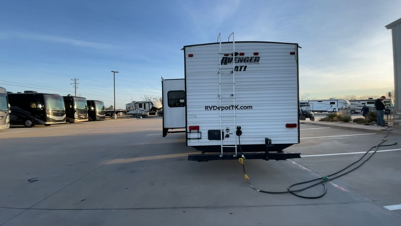 2019 KEYSTONE AVENGER 27DBS