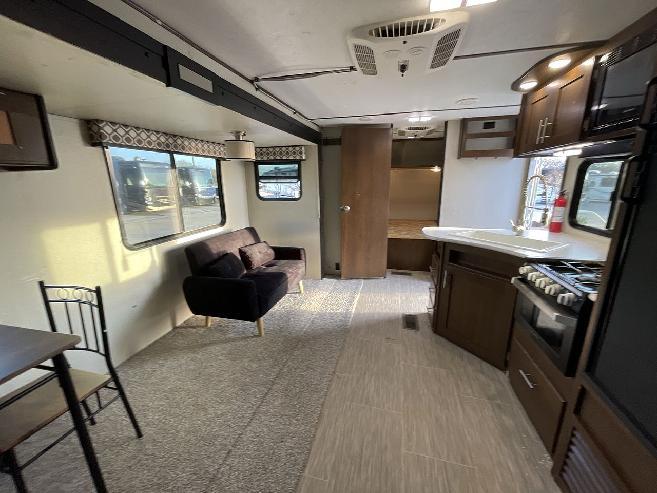 2019 KEYSTONE AVENGER 27DBS