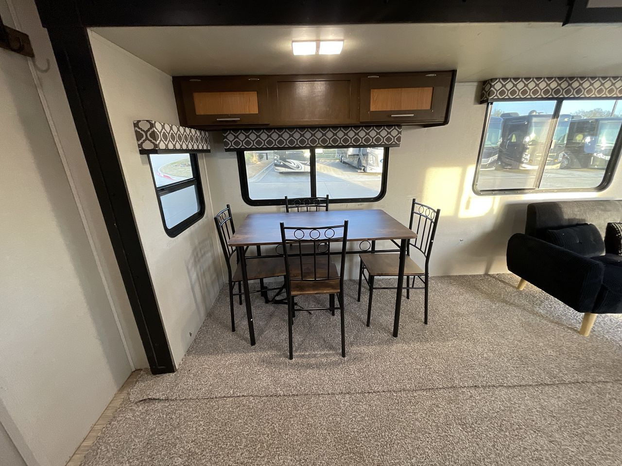 2019 KEYSTONE AVENGER 27DBS