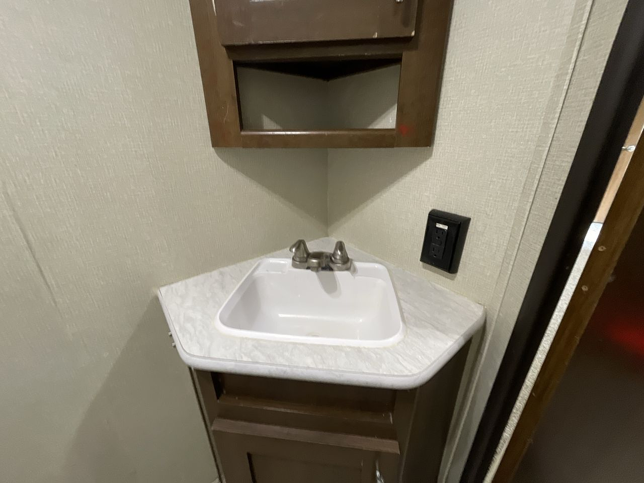 2019 KEYSTONE AVENGER 27DBS