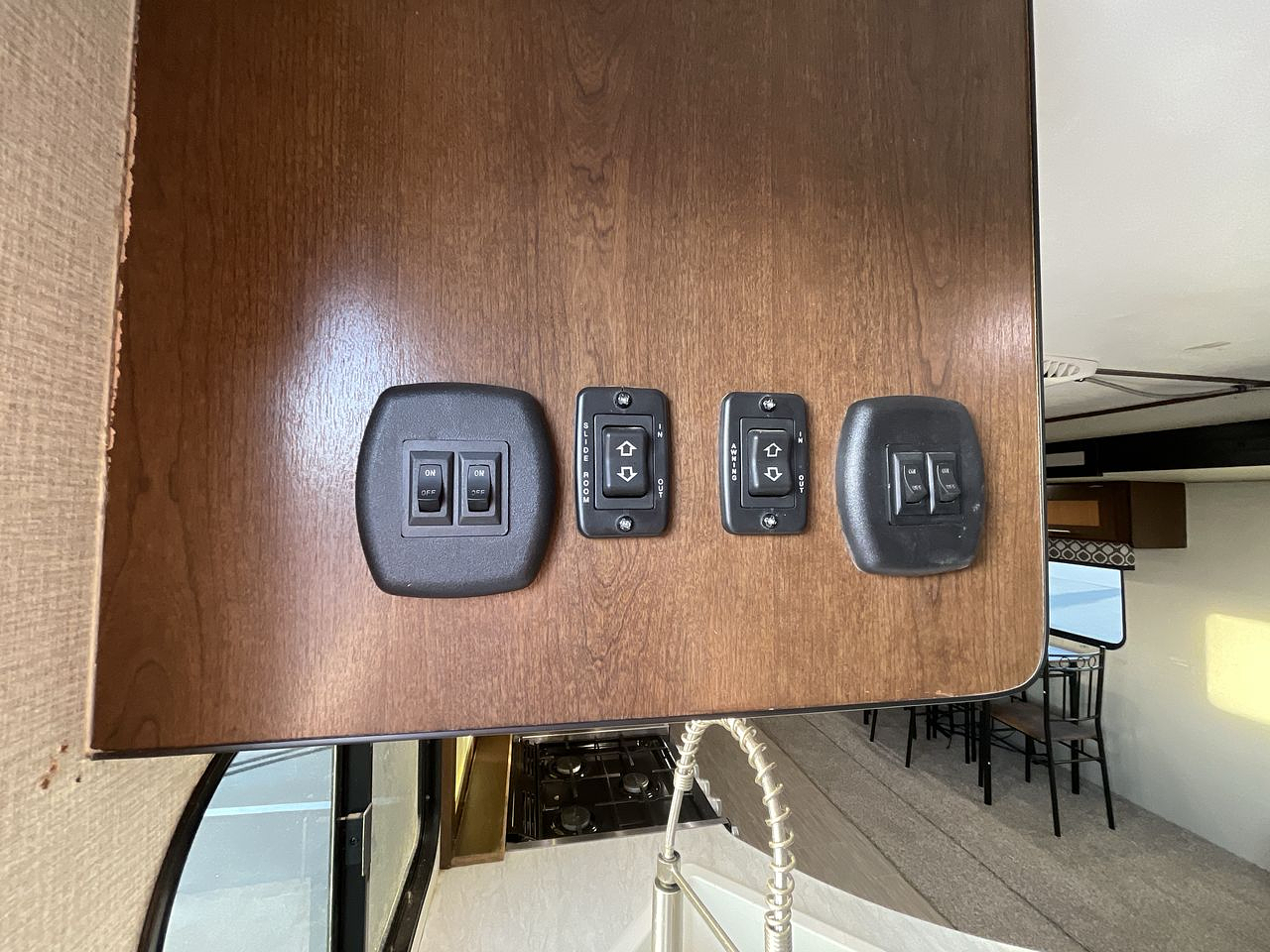 2019 KEYSTONE AVENGER 27DBS