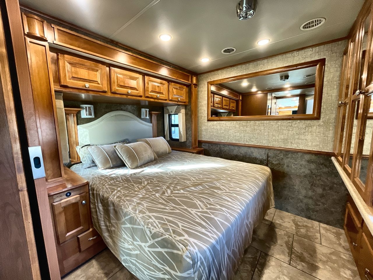 2015 TIFFIN ALLEGRO 34TGA