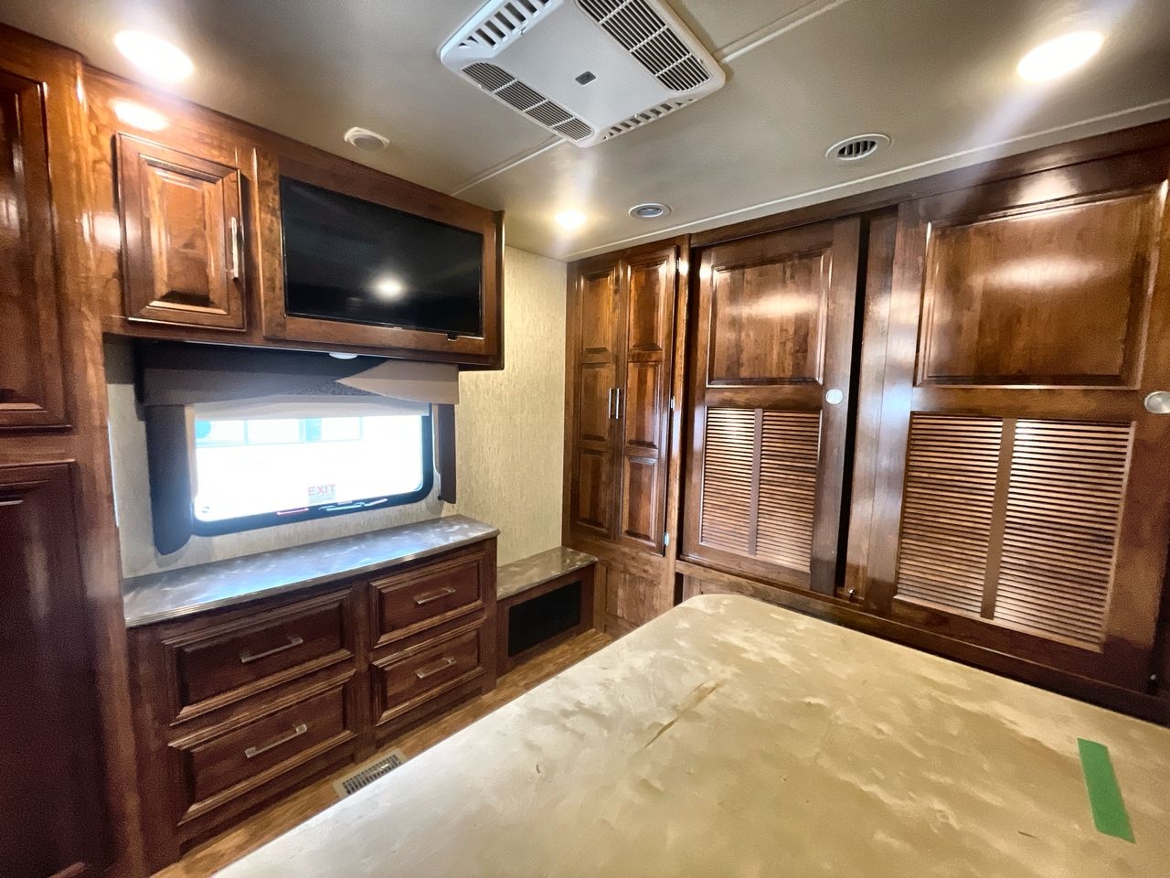 2017 FOREST RIVER SPORTSCOACH 364TS