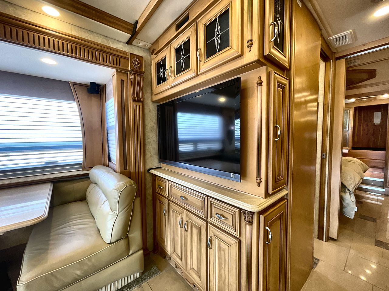 2011 AMERICAN COACH HERITAGE 45 BT