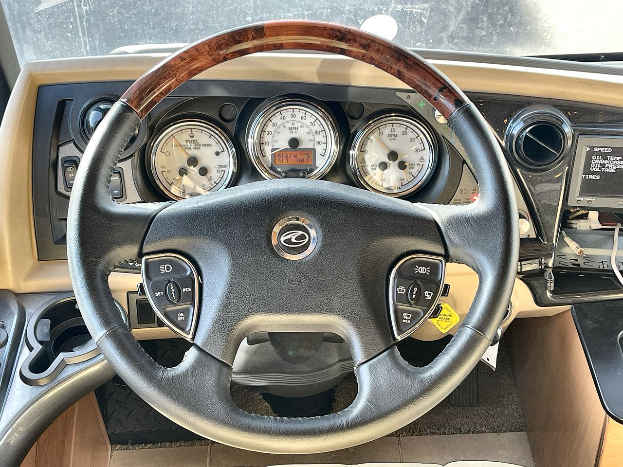 2011 AMERICAN COACH HERITAGE 45 BT