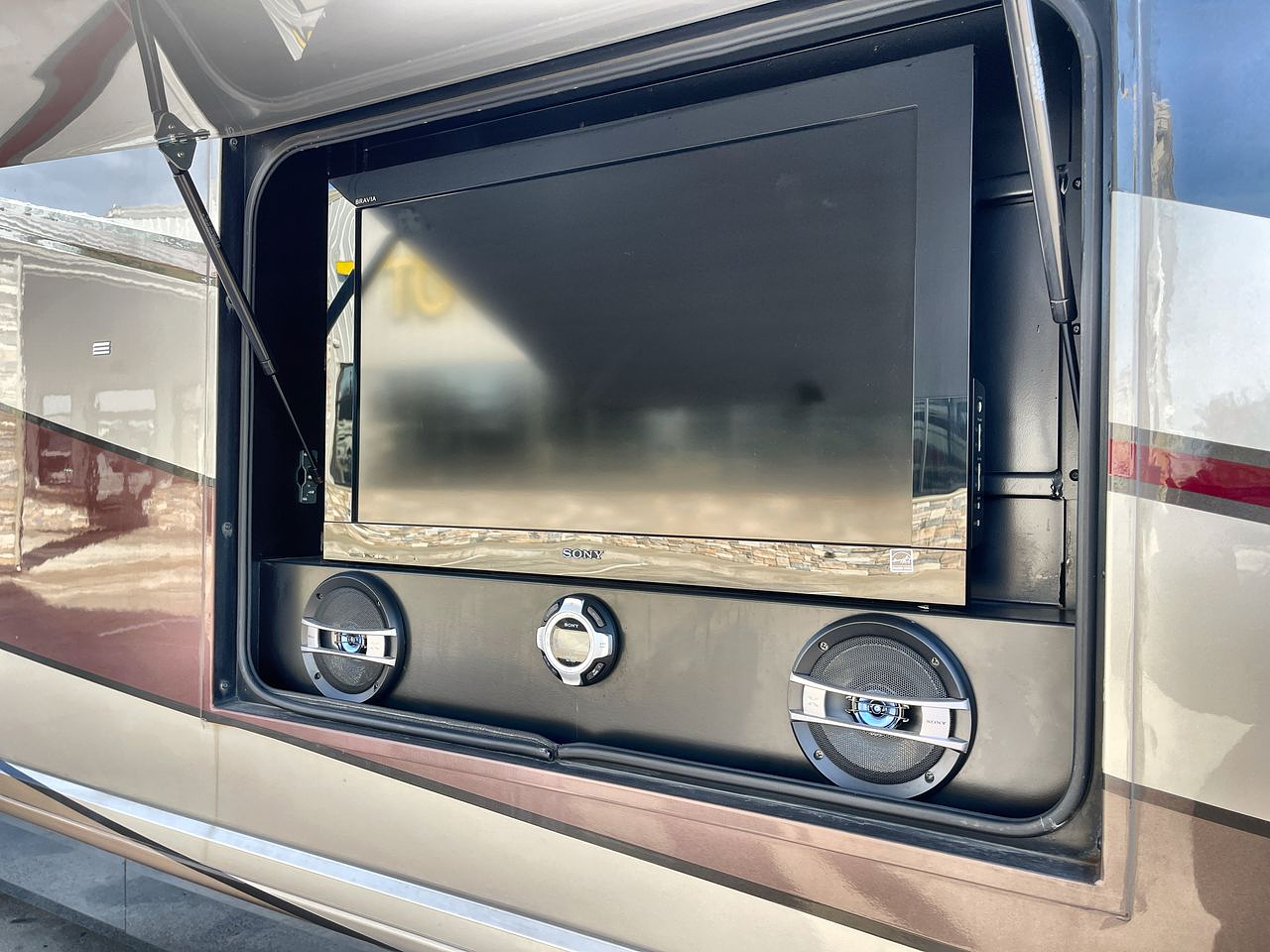 2011 AMERICAN COACH HERITAGE 45 BT