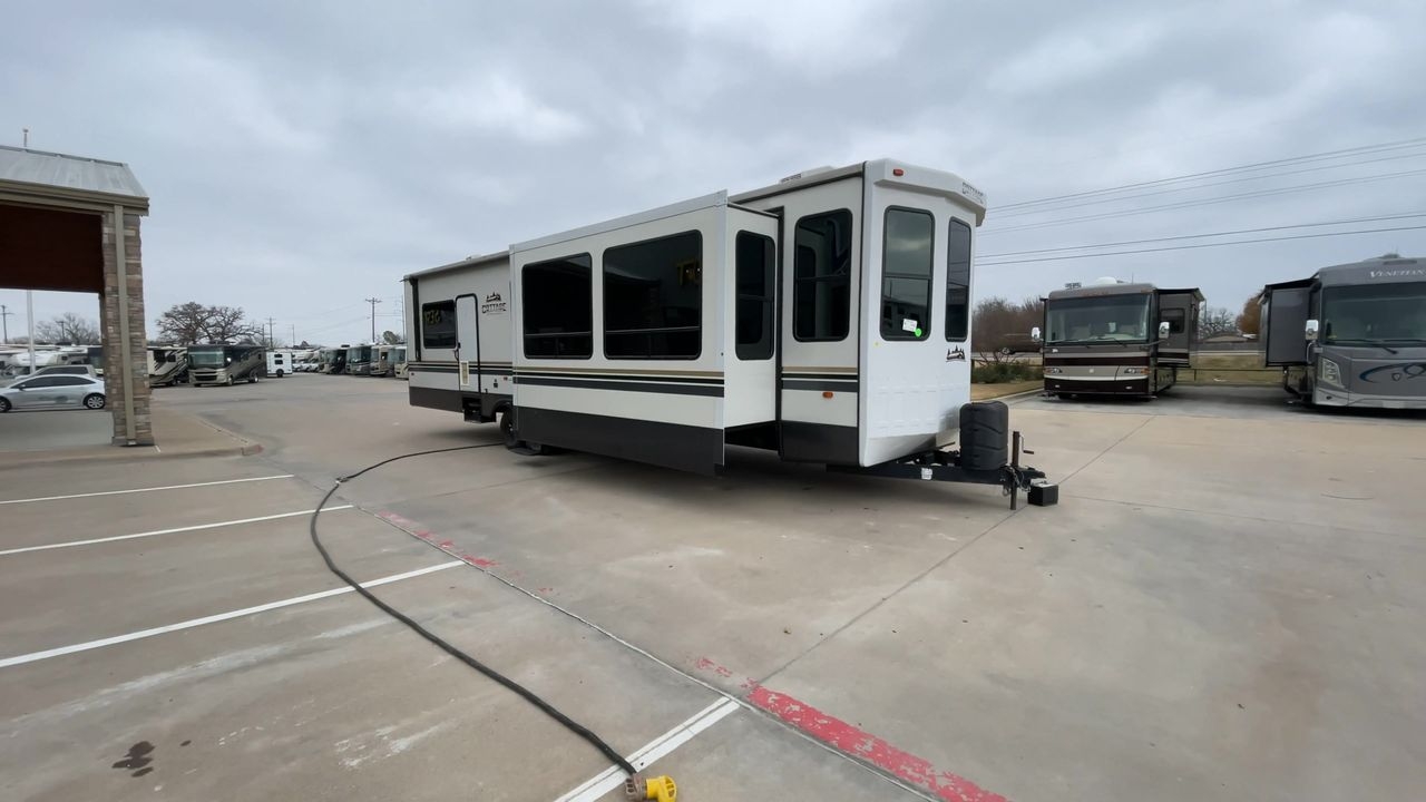 2023 FOREST RIVER COTTAGE 40CCK