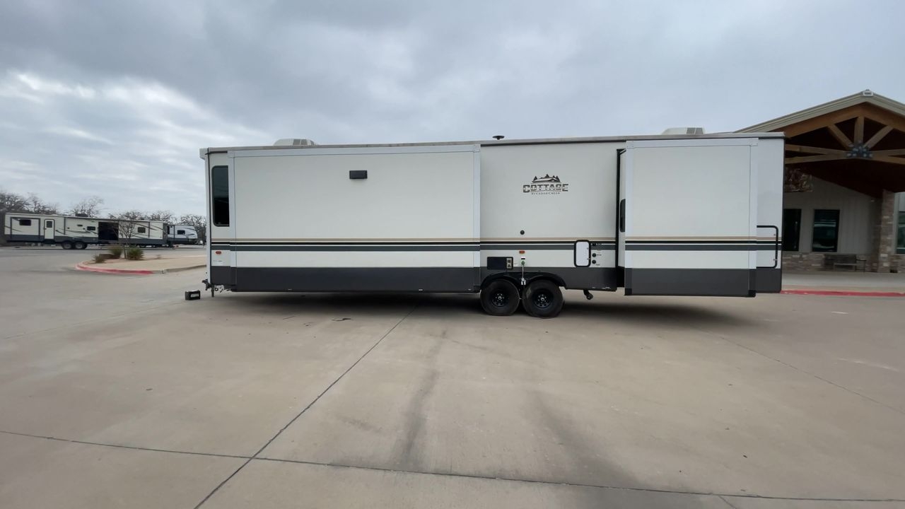 2023 FOREST RIVER COTTAGE 40CCK