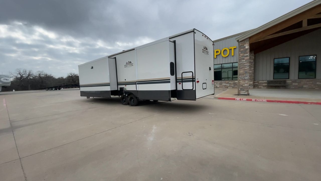 2023 FOREST RIVER COTTAGE 40CCK