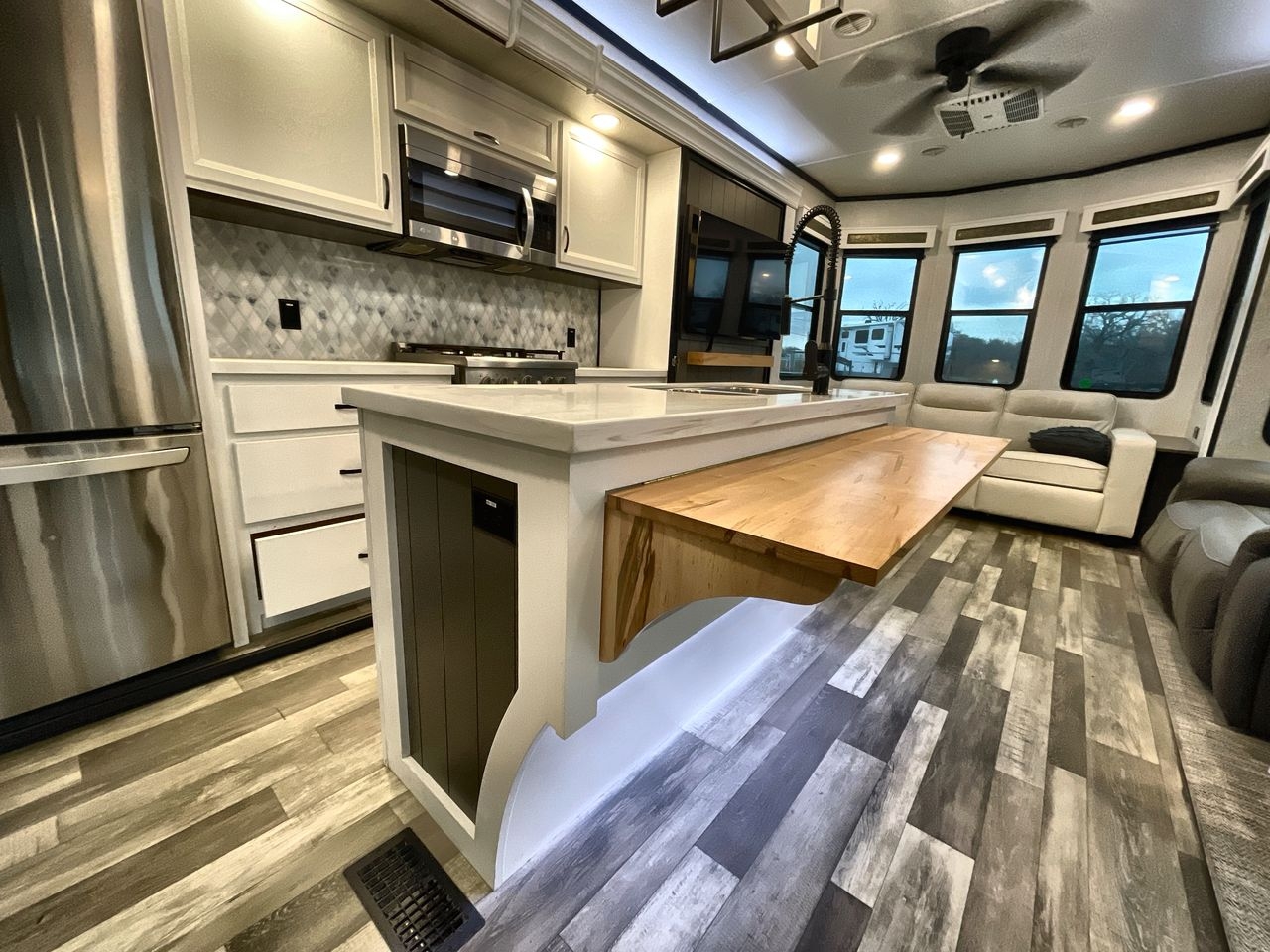 2023 FOREST RIVER COTTAGE 40CCK