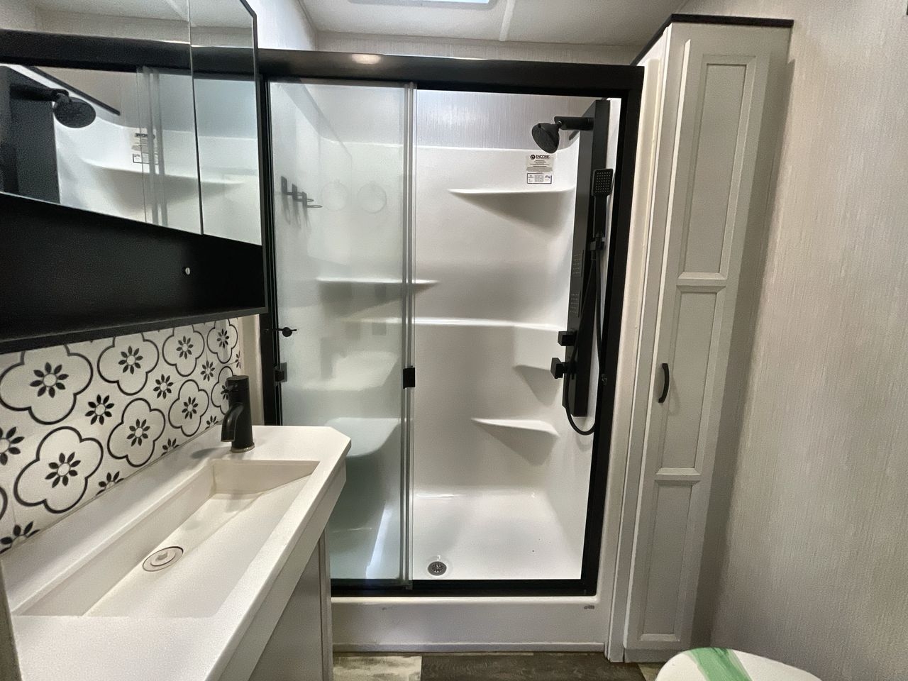 2023 FOREST RIVER COTTAGE 40CCK