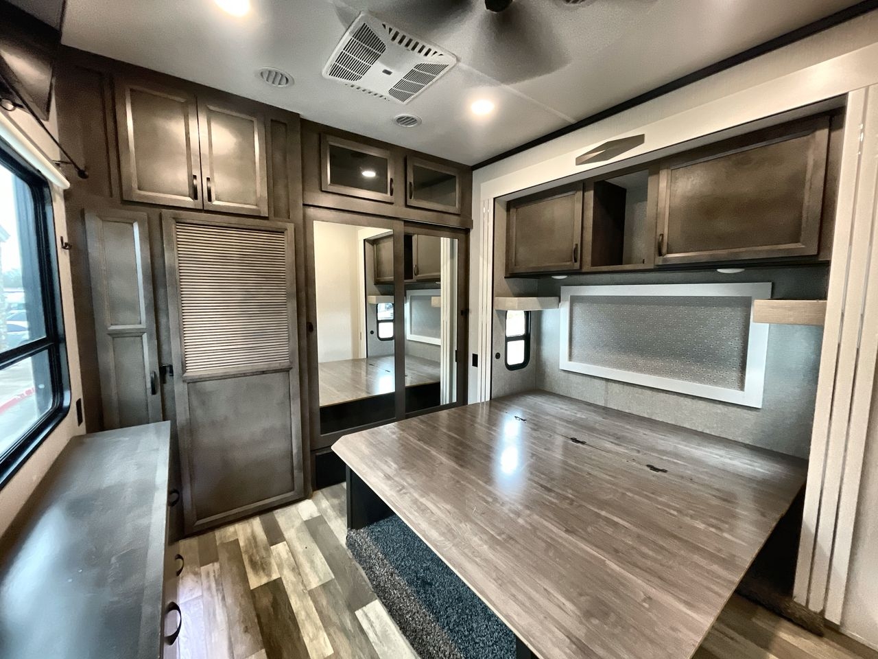 2023 FOREST RIVER COTTAGE 40CCK