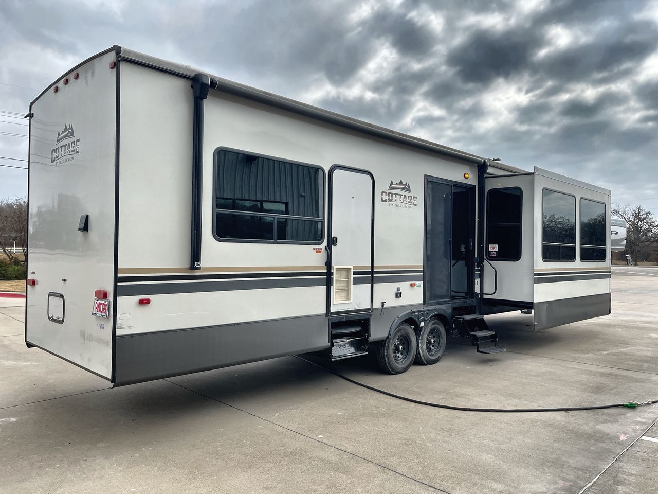 2023 FOREST RIVER COTTAGE 40CCK