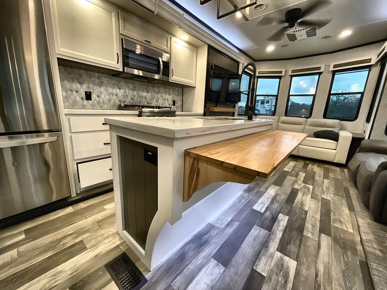 2023 FOREST RIVER COTTAGE 40CCK