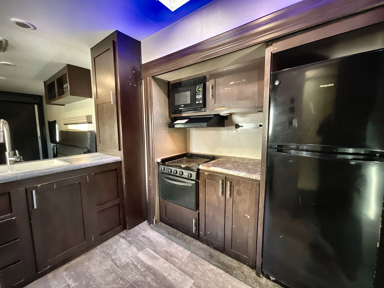 2018 KZ SPORTSTER 301TH