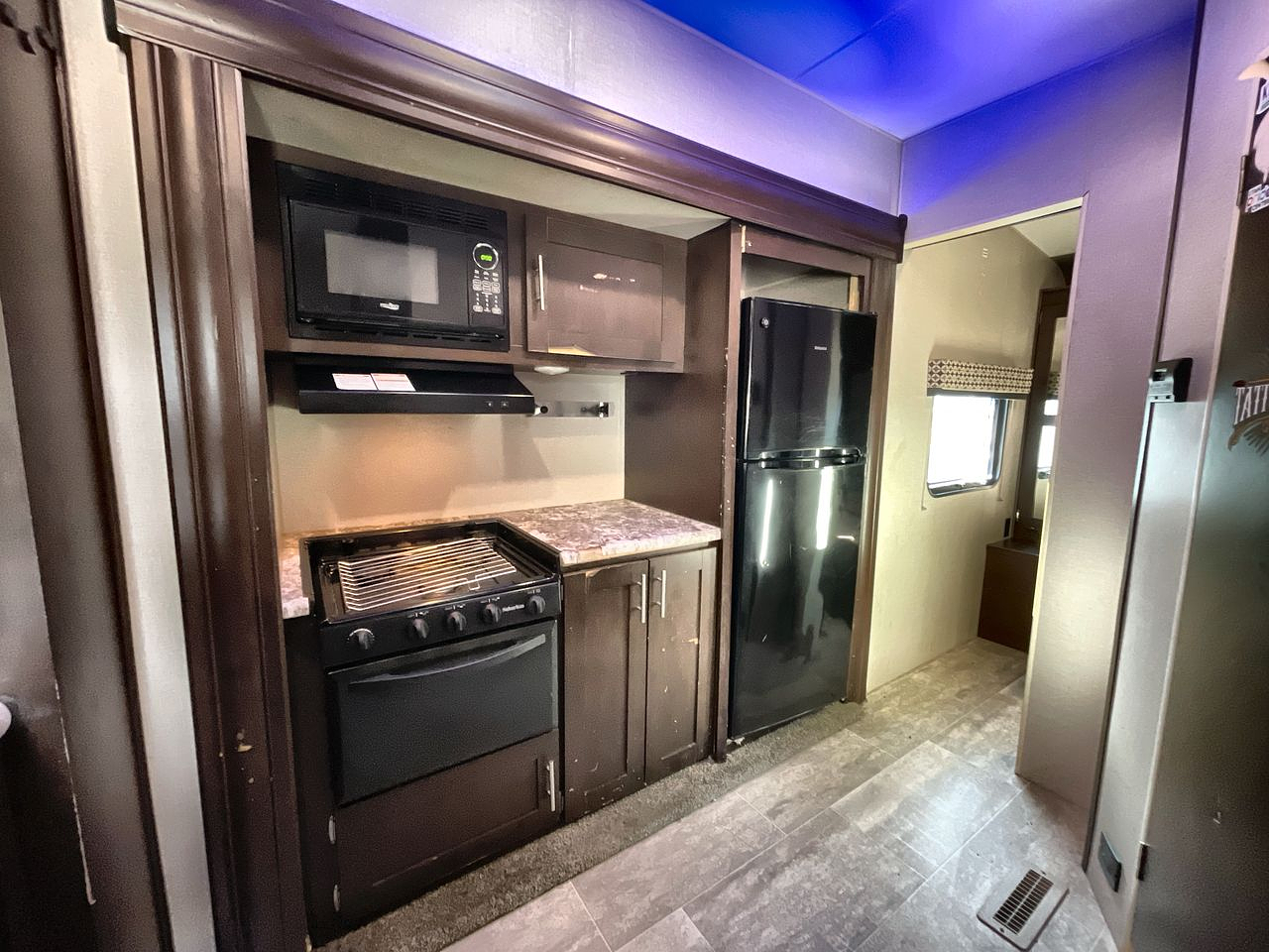 2018 KZ SPORTSTER 301TH