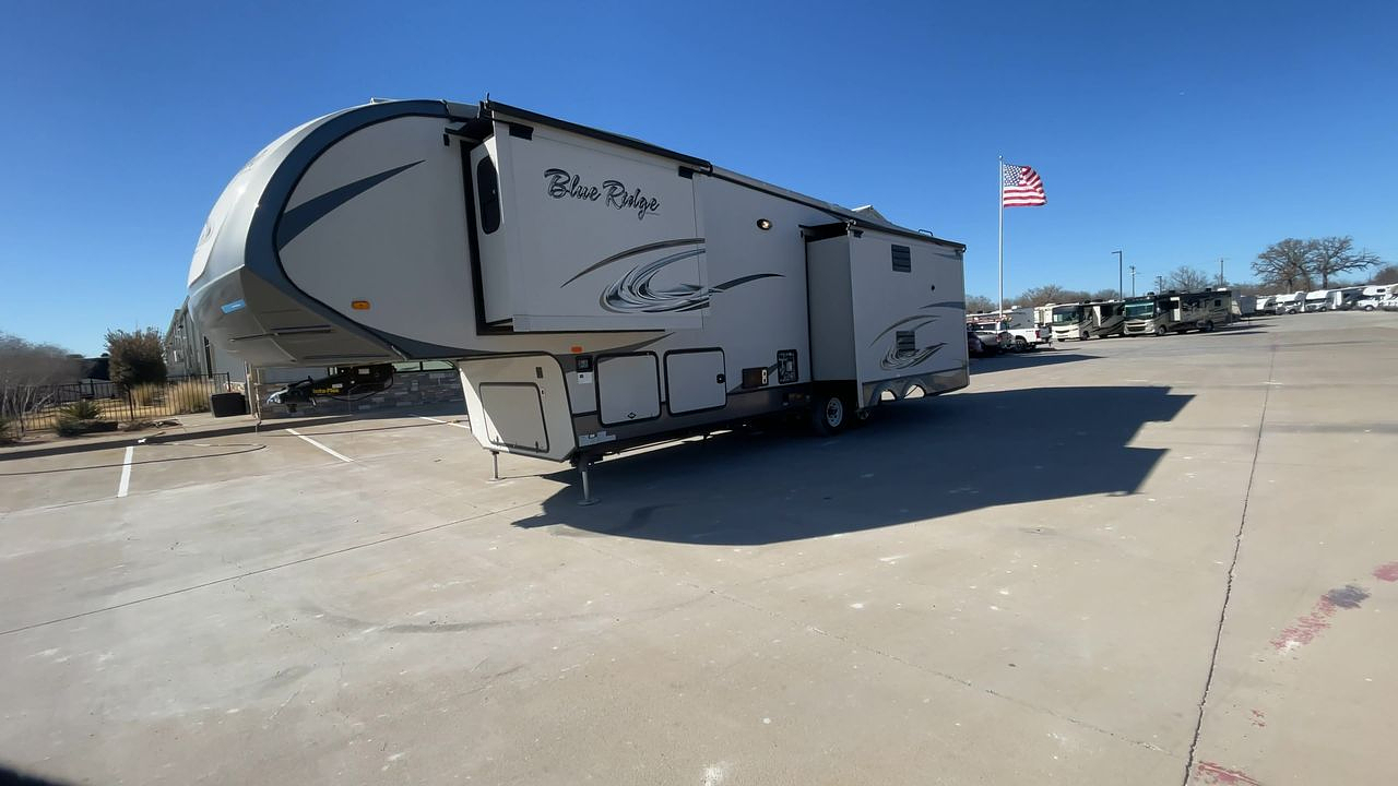 2014 BLUE RIDGE 3025RL