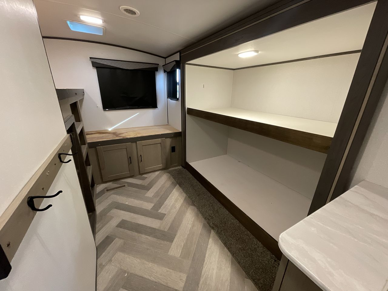 2021 HEARTLAND TWILIGHT M3300