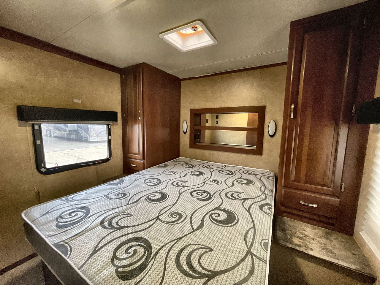 2014 WORK N PLAY WPT 30 WRS