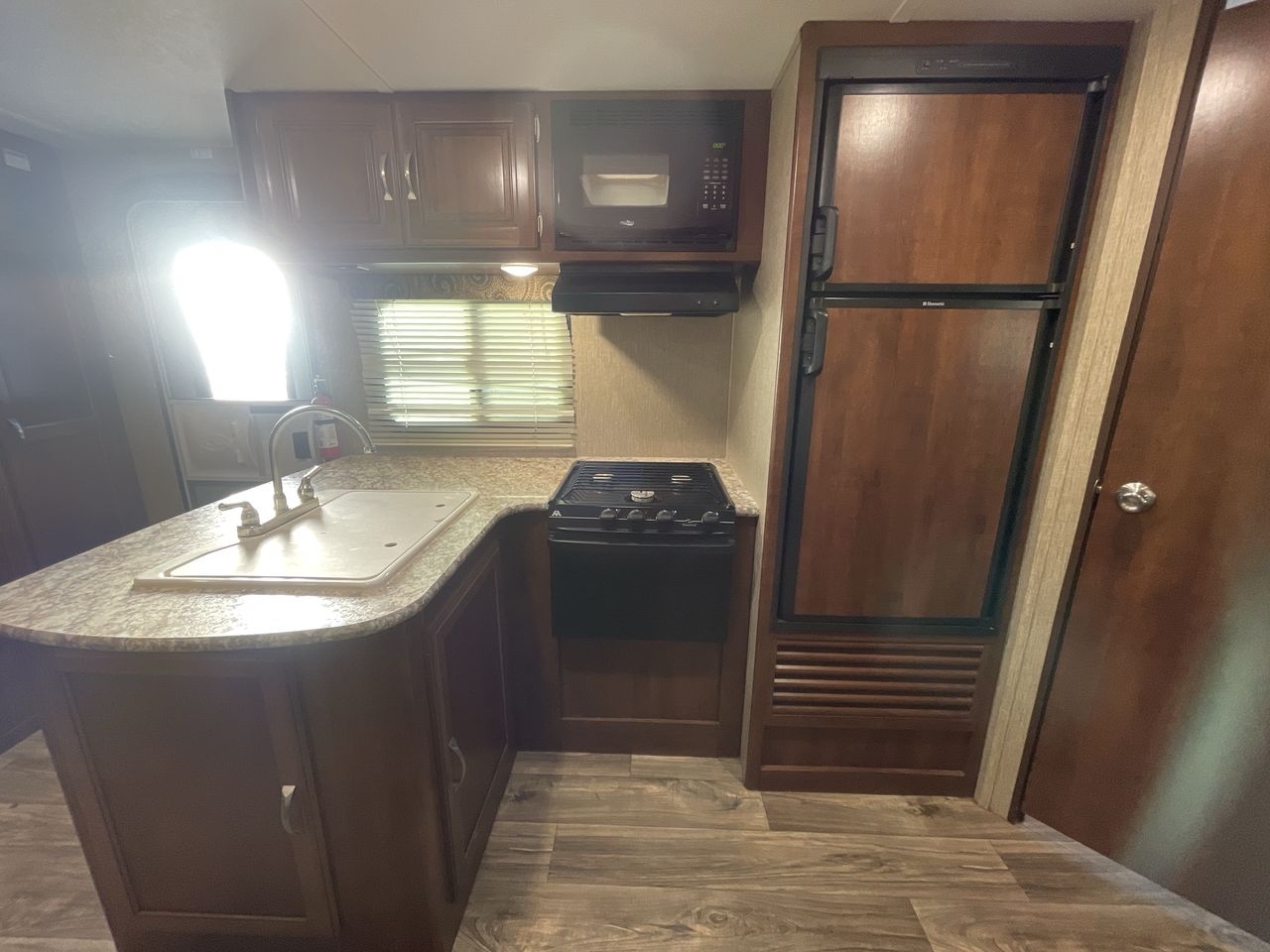 2017 KEYSTONE PASSPORT UL GRAND TOURING