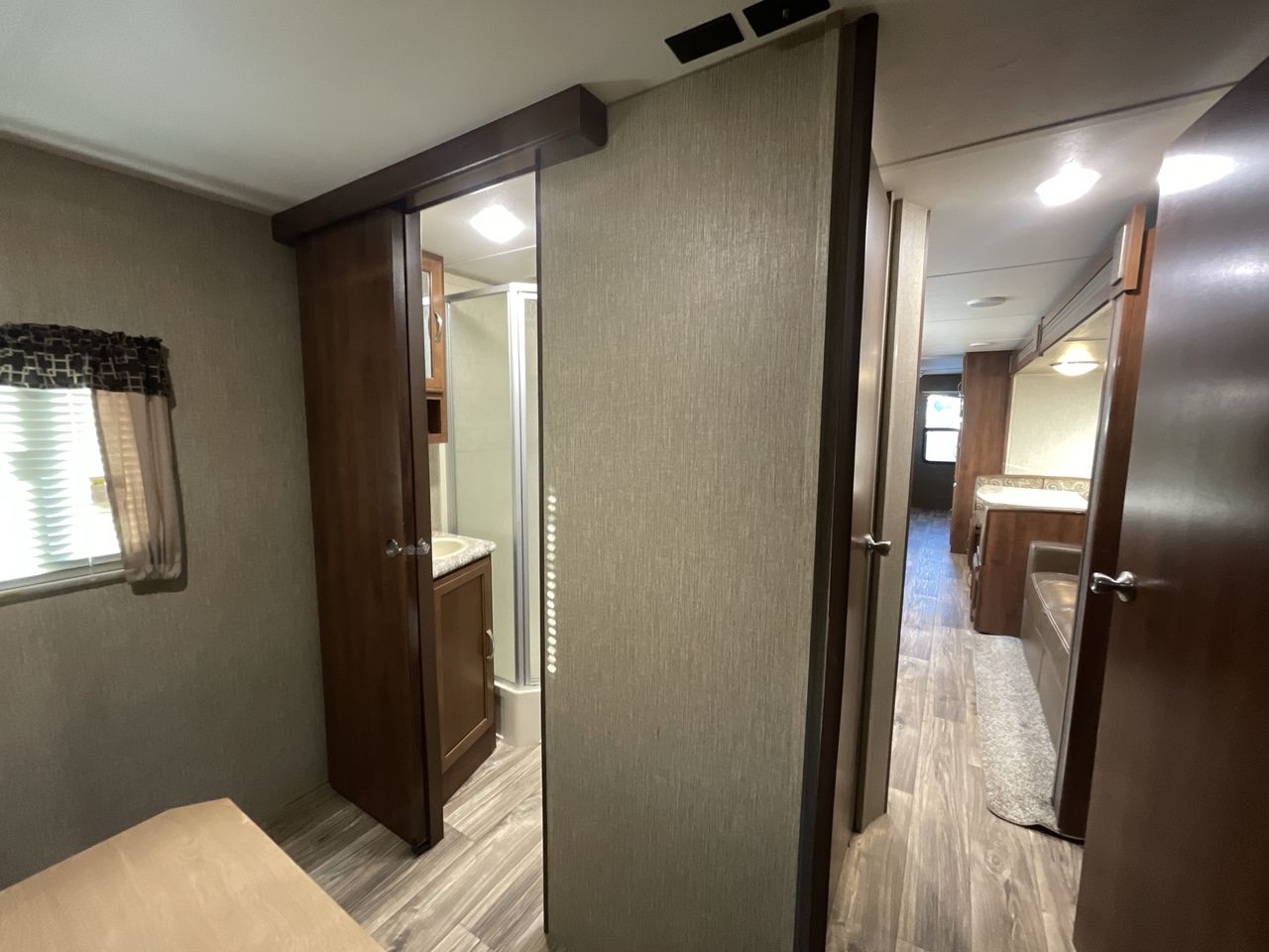 2017 KEYSTONE PASSPORT UL GRAND TOURING