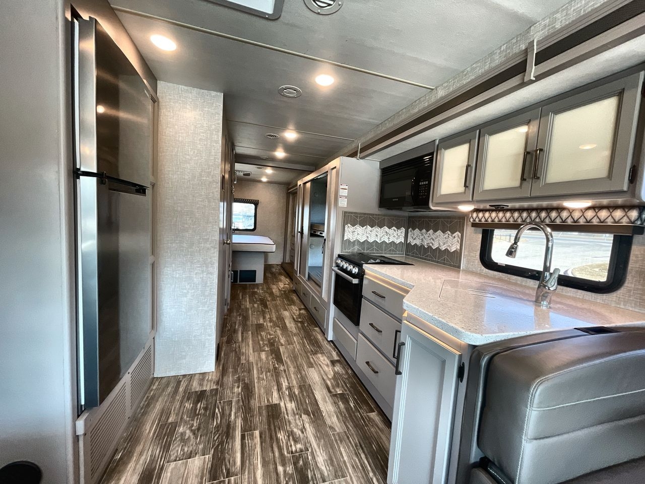 2022 THOR HURRICANE 34J