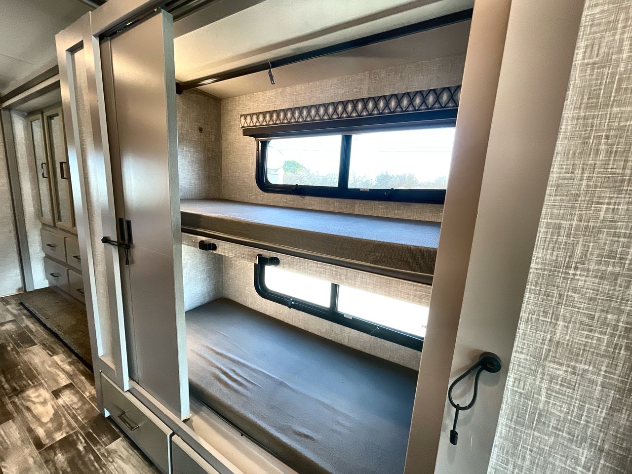 2022 THOR HURRICANE 34J