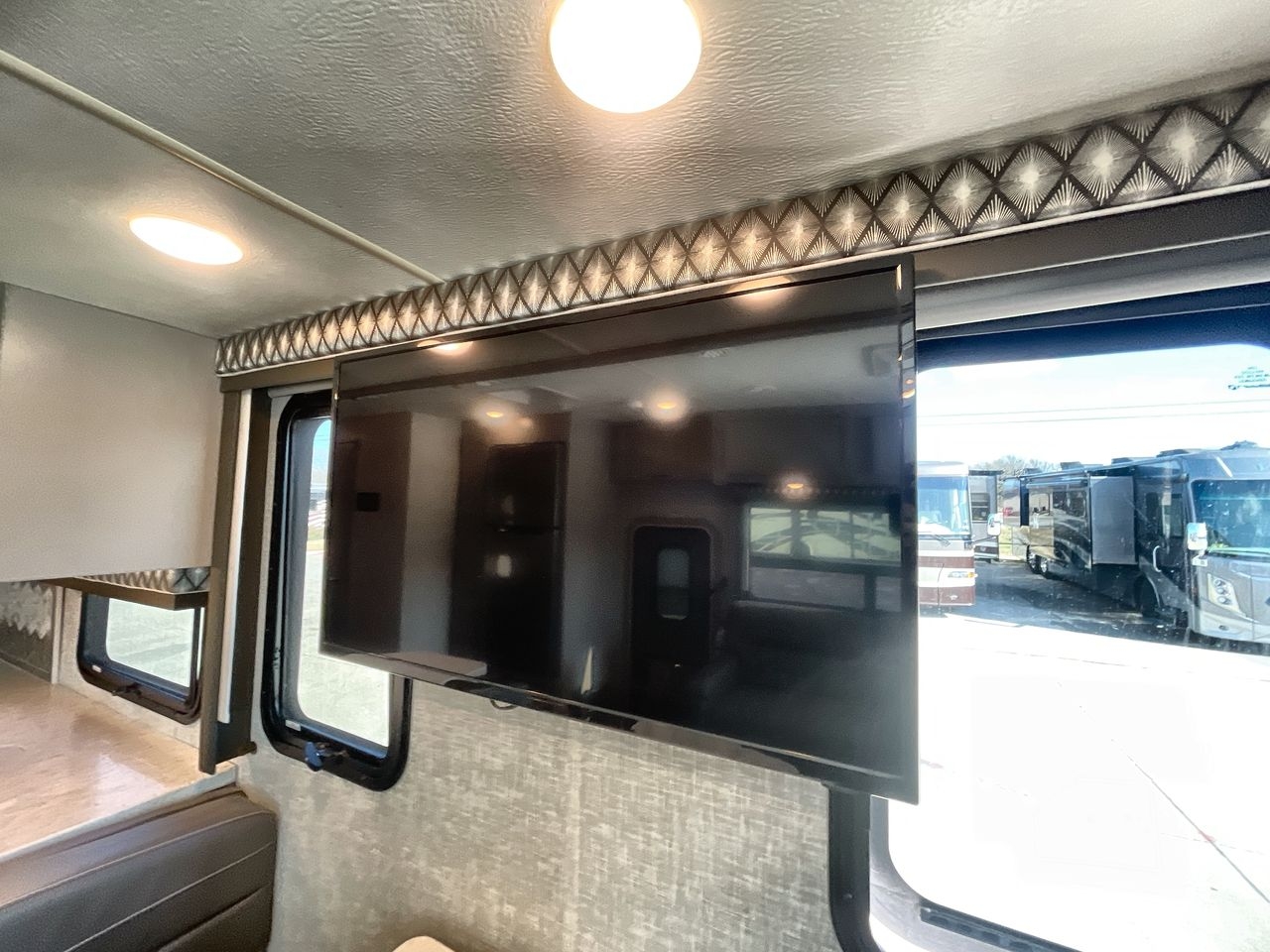 2022 THOR HURRICANE 34J