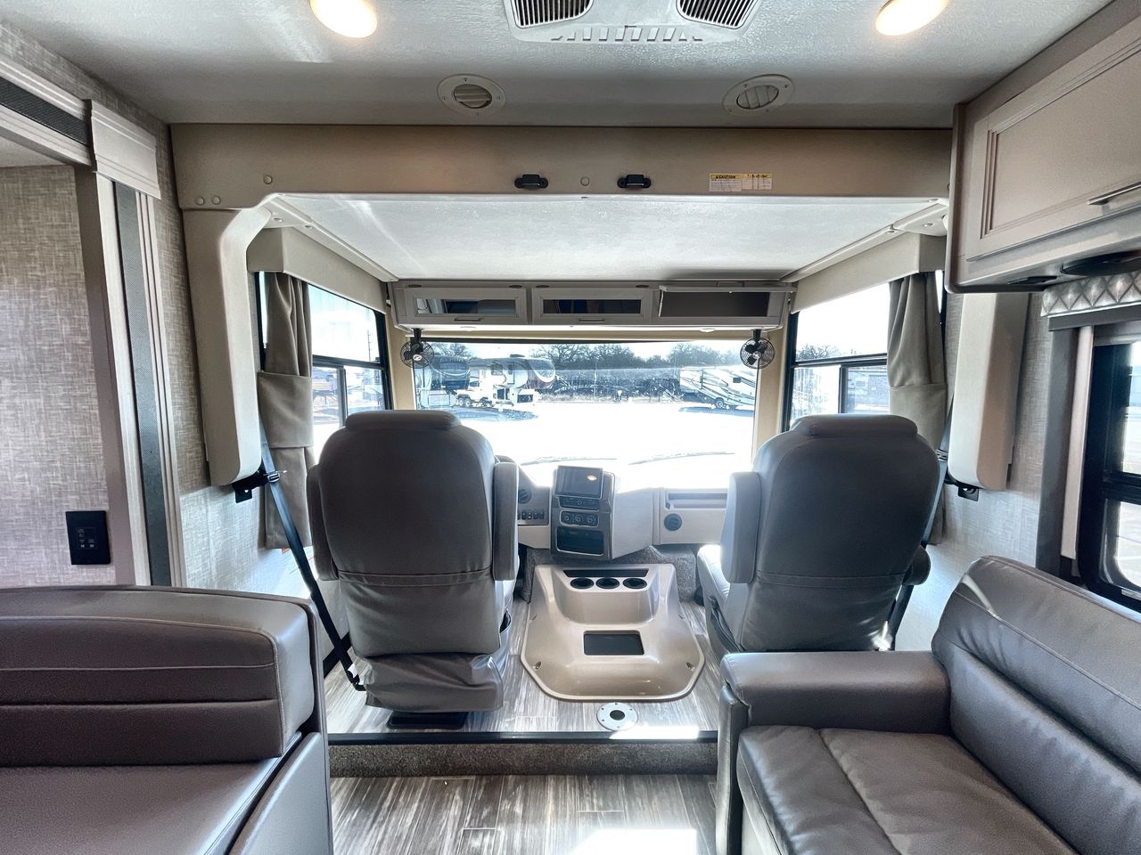 2022 THOR HURRICANE 34J