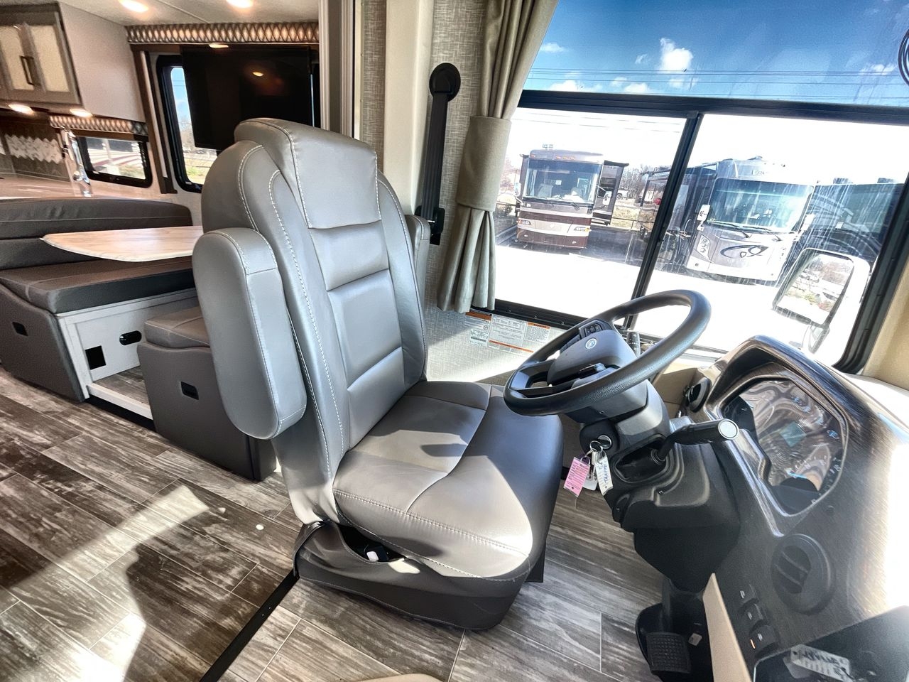 2022 THOR HURRICANE 34J