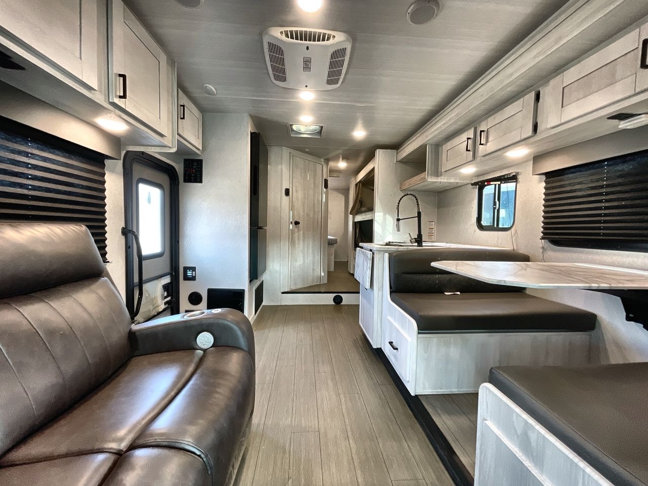 2024 EAST TO WEST ENTRADA 3100FB