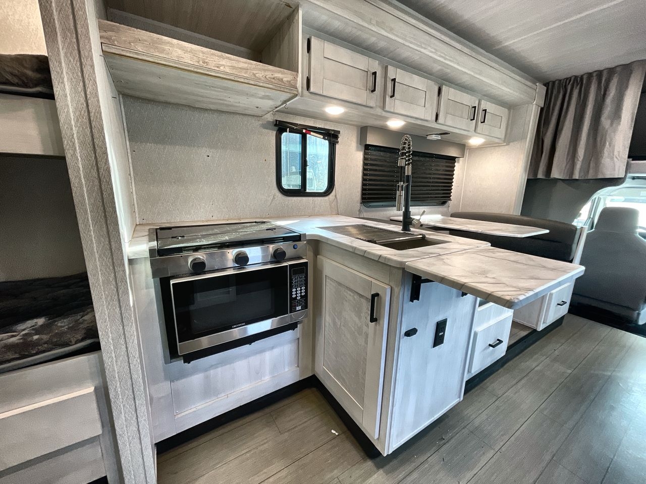 2024 EAST TO WEST ENTRADA 3100FB