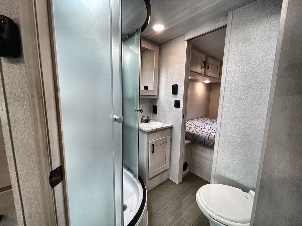 2024 EAST TO WEST ENTRADA 3100FB