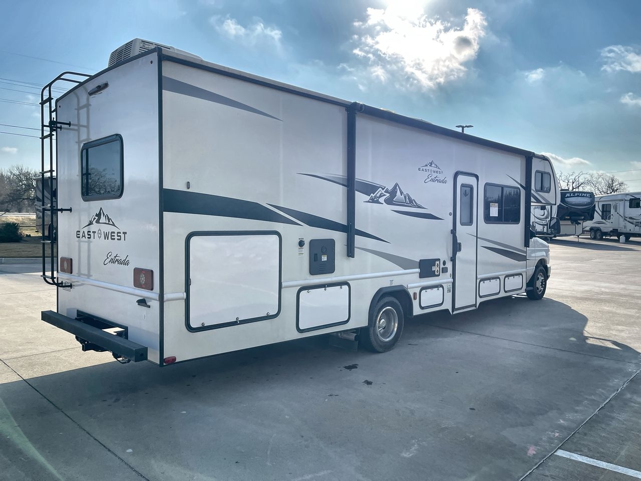 2024 EAST TO WEST ENTRADA 3100FB