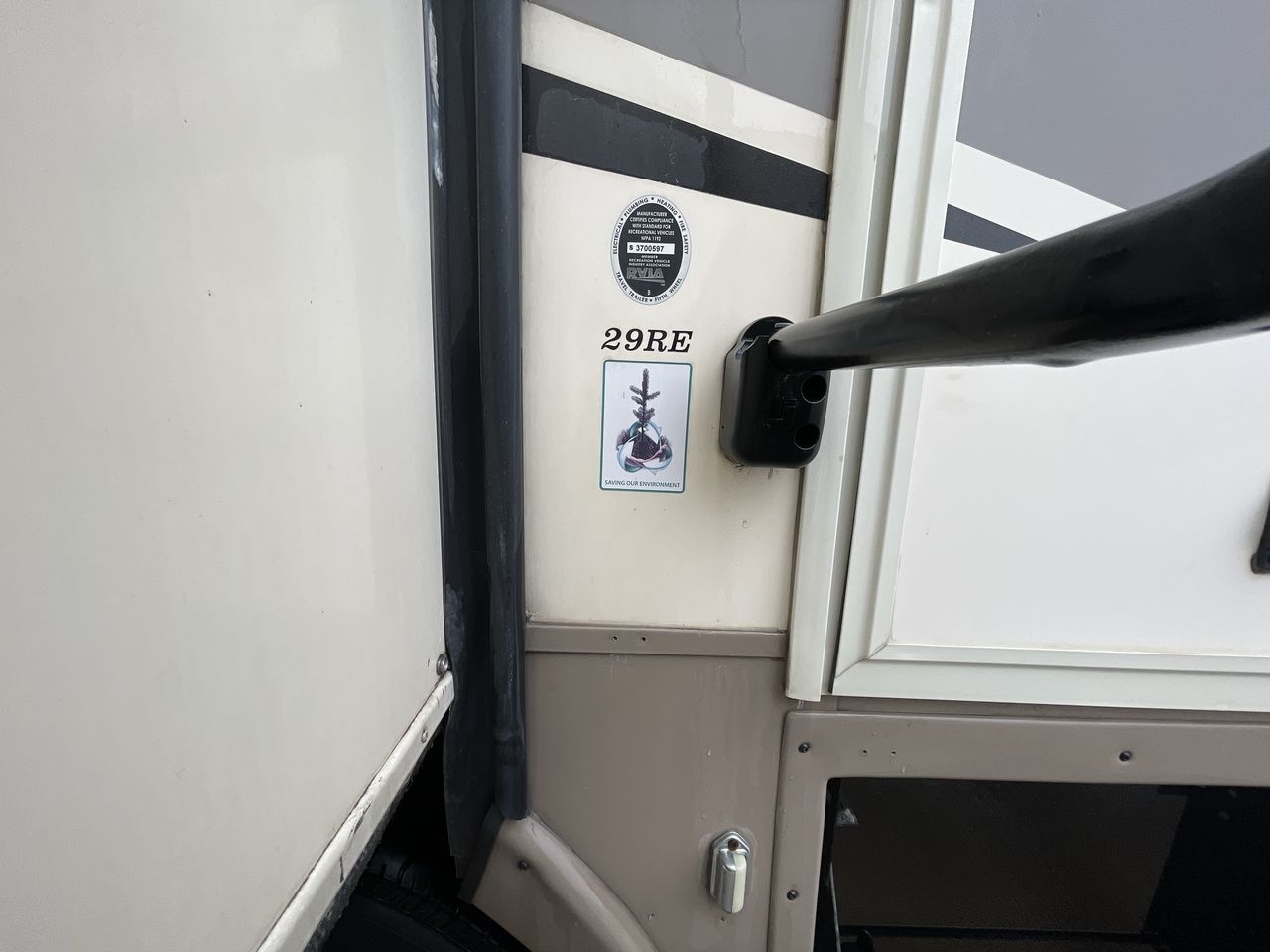 2015 FOREST RIVER CEDAR CREEK 29RE