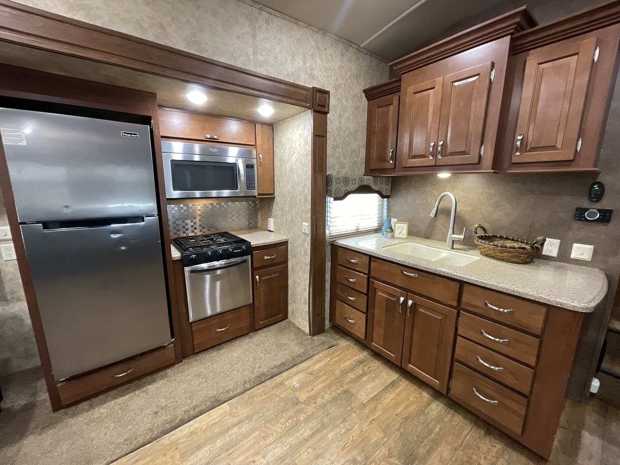 2015 FOREST RIVER CEDAR CREEK 29RE