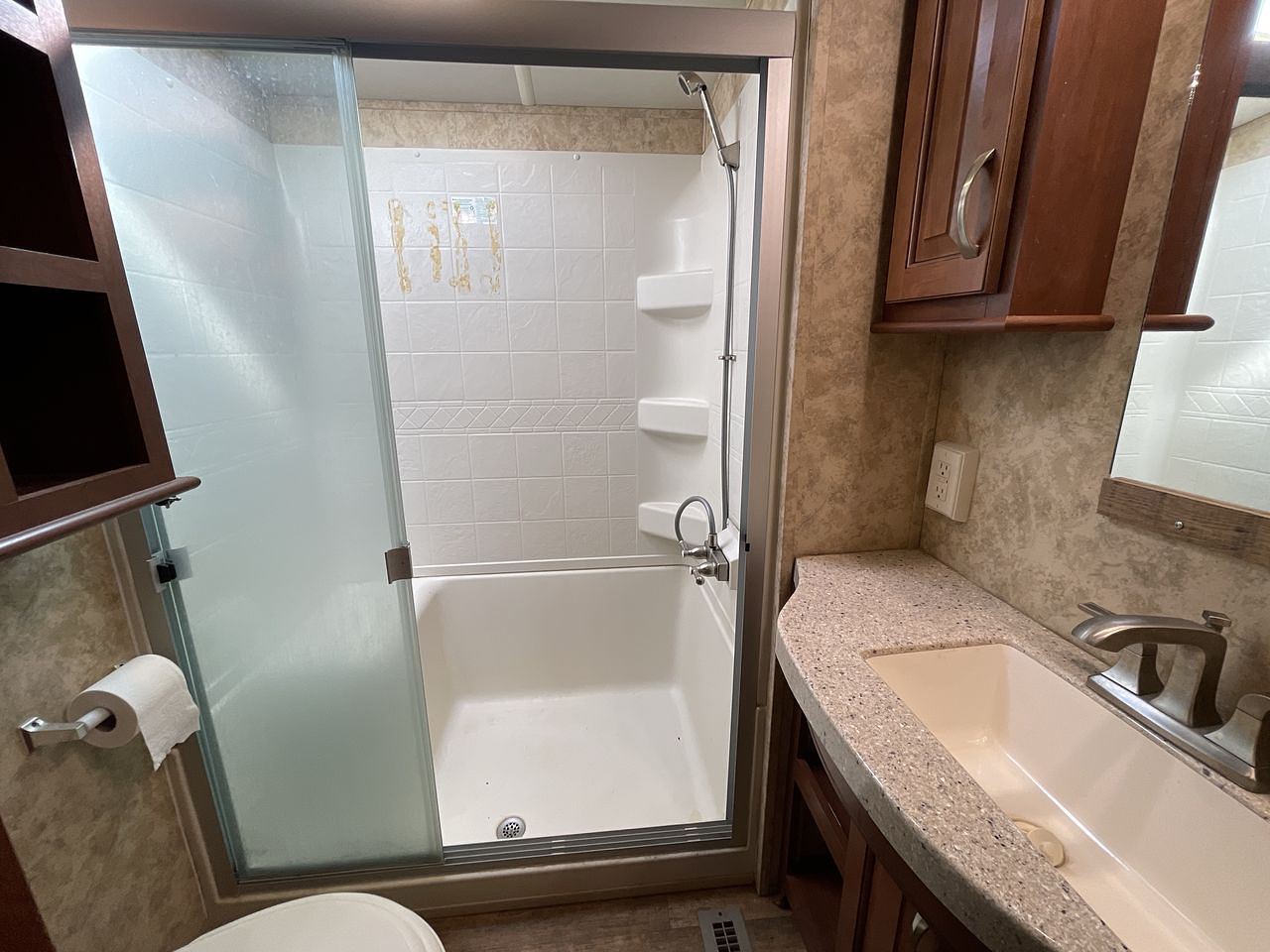 2015 FOREST RIVER CEDAR CREEK 29RE