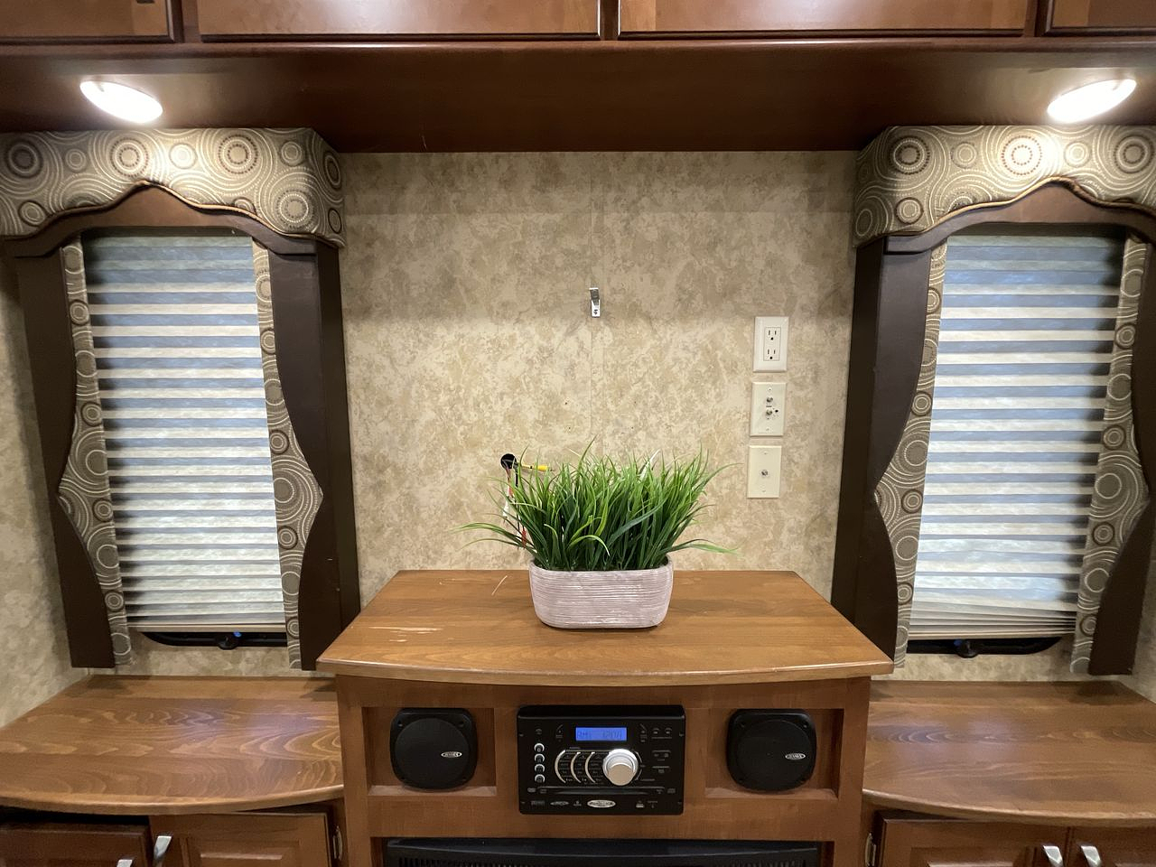 2015 FOREST RIVER CEDAR CREEK 29RE