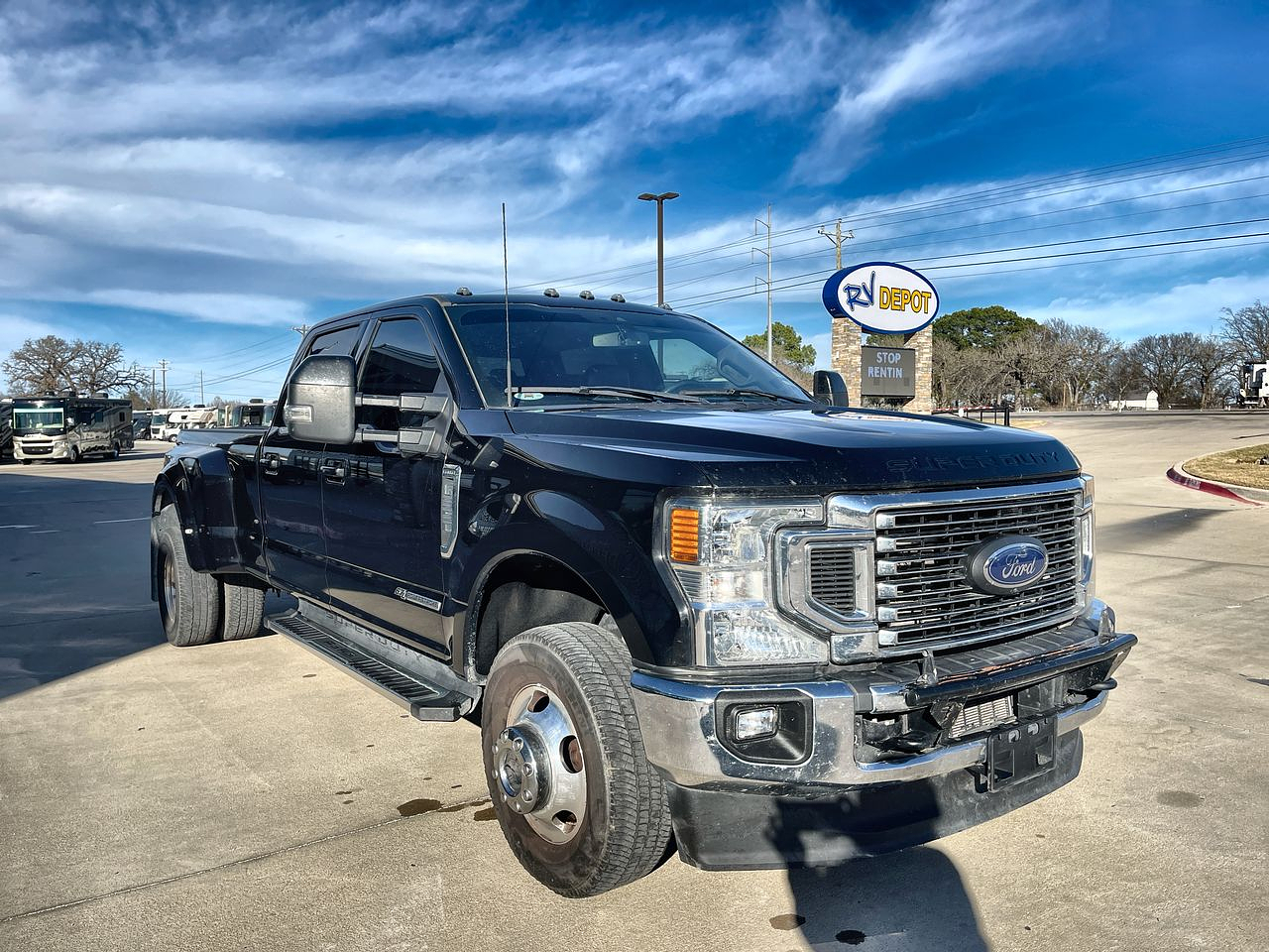 2022 Ford F-350 LARIAT FX4