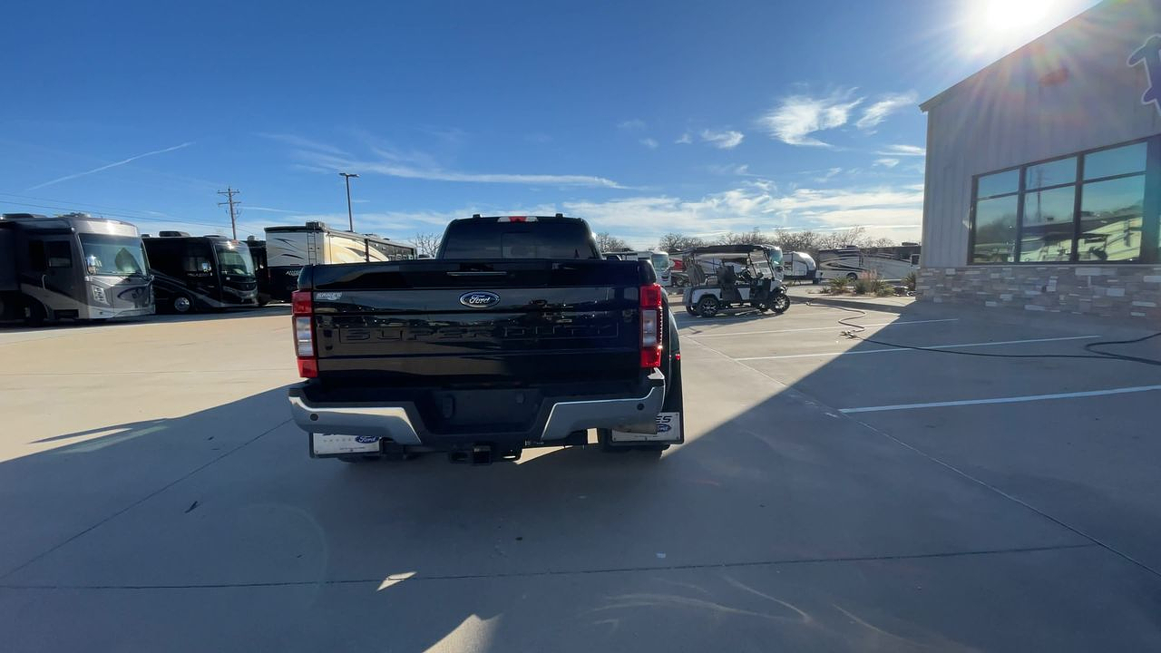 2022 Ford F-350 LARIAT FX4