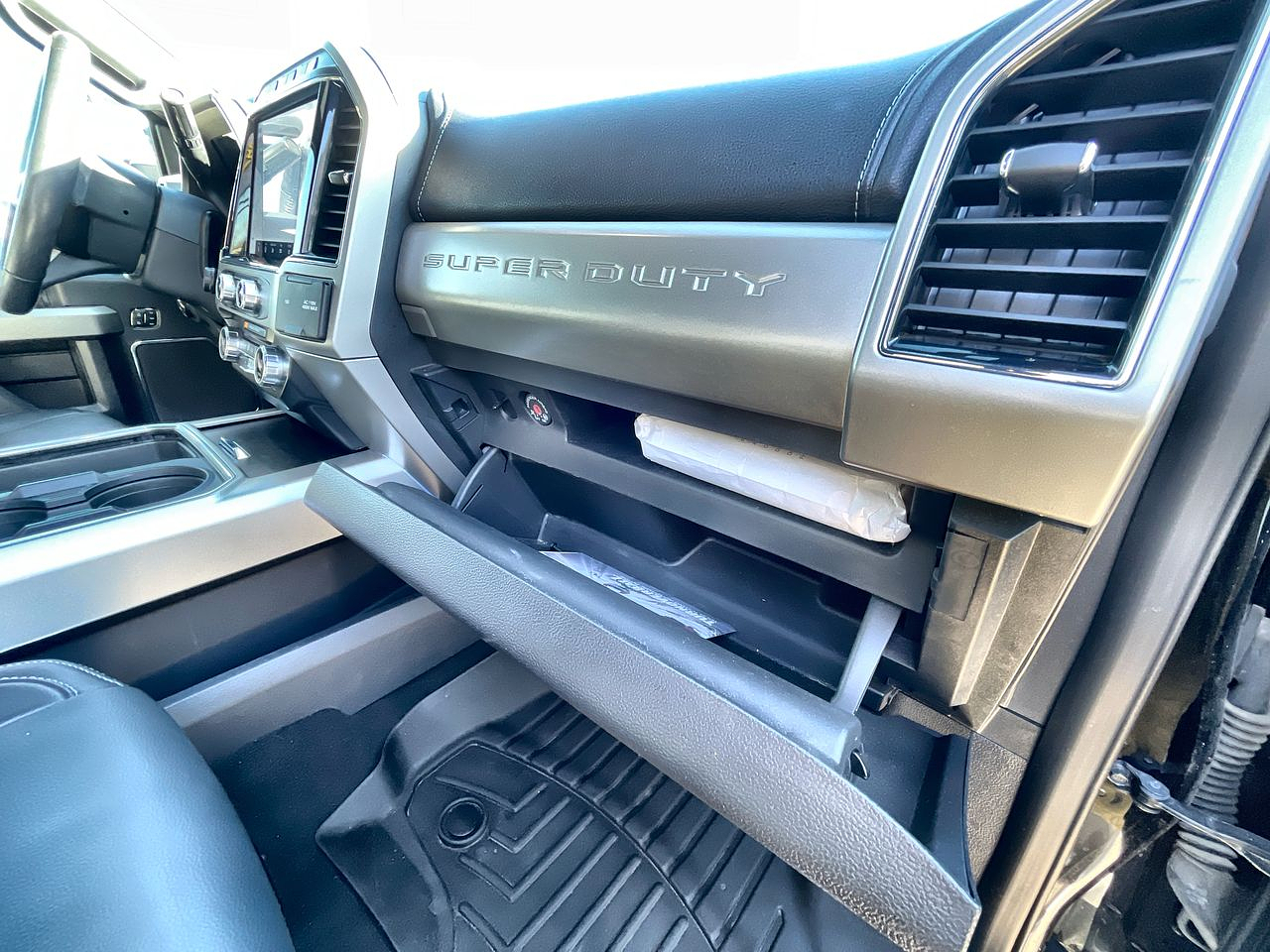 2022 Ford F-350 LARIAT FX4