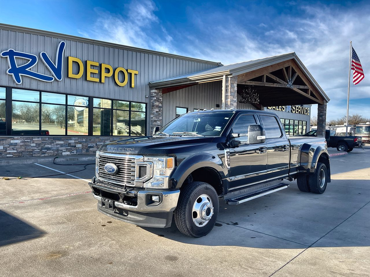 2022 Ford F-350 LARIAT FX4